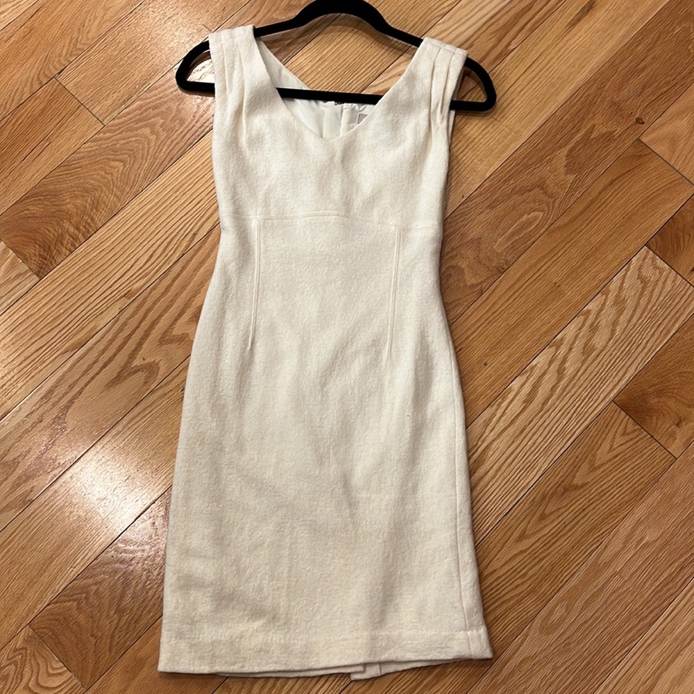 Banana Republic V- neck will sheath